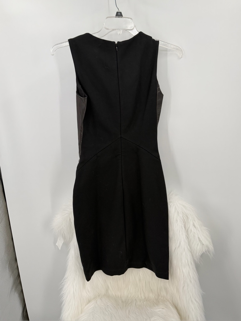 HALSTON HERITAGE Sleeveless Sheath Dress Leather Contrast Panels Black, Sz 2 - Picture 4 of 8